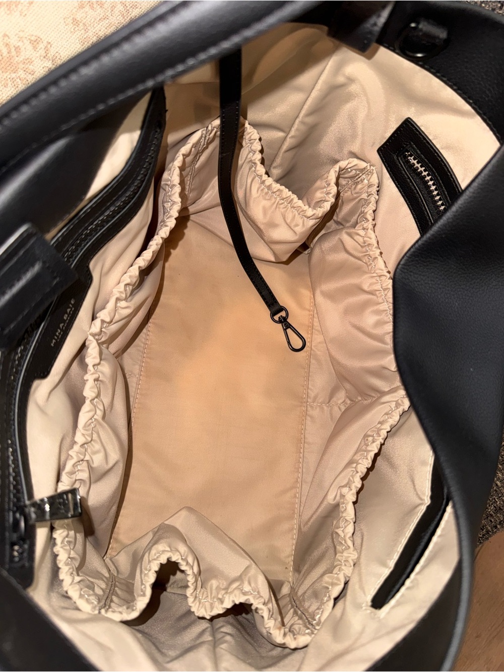 Mina Baie Midi Harlow Diaper Bag – Black - Picture 2 of 6